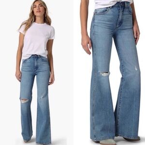 Wrangler Wanderer High Rise Light Wash Distressed Flare Jeans Size 27 x 32